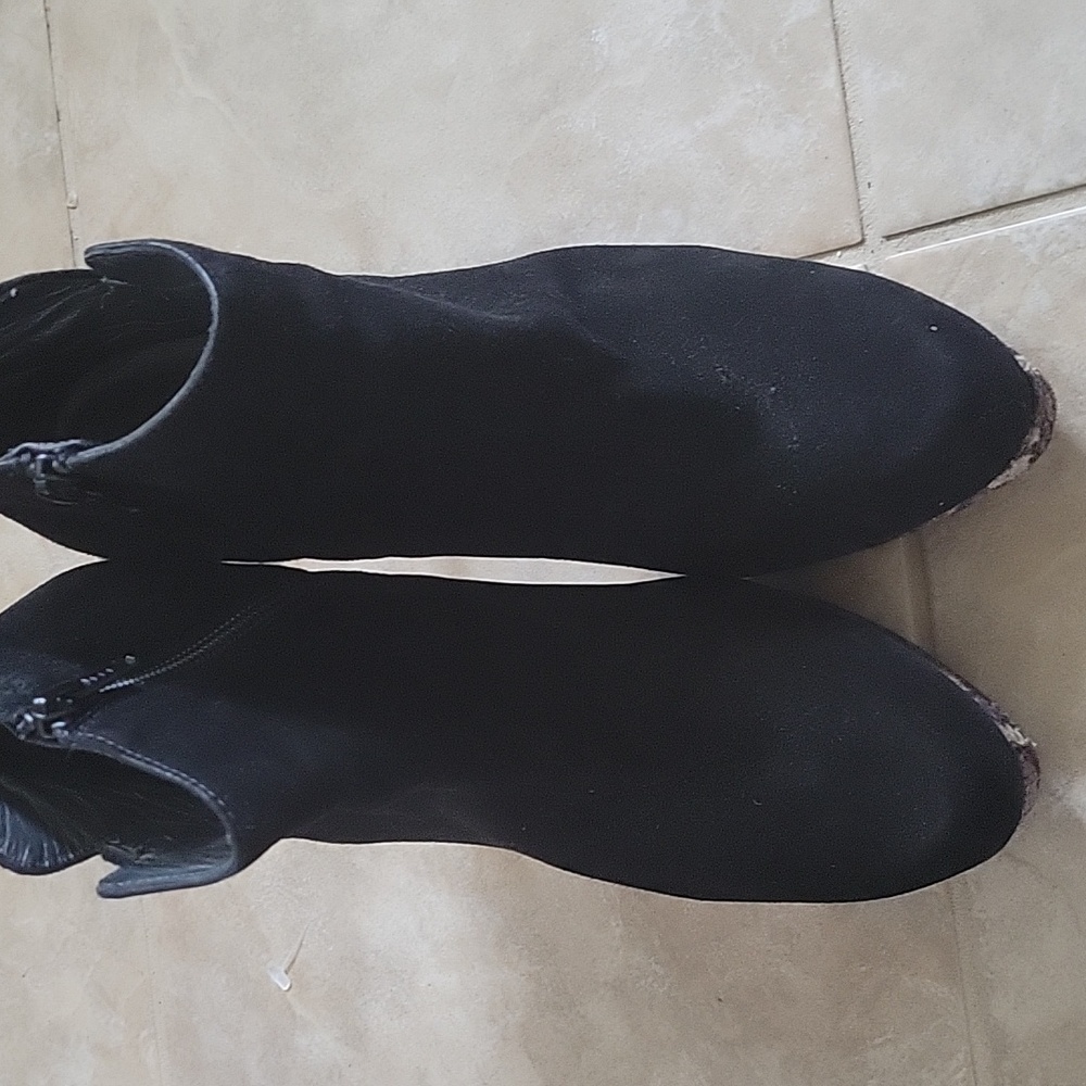 STUART WEITZMAN Platform Suede Bootie Size 7.5